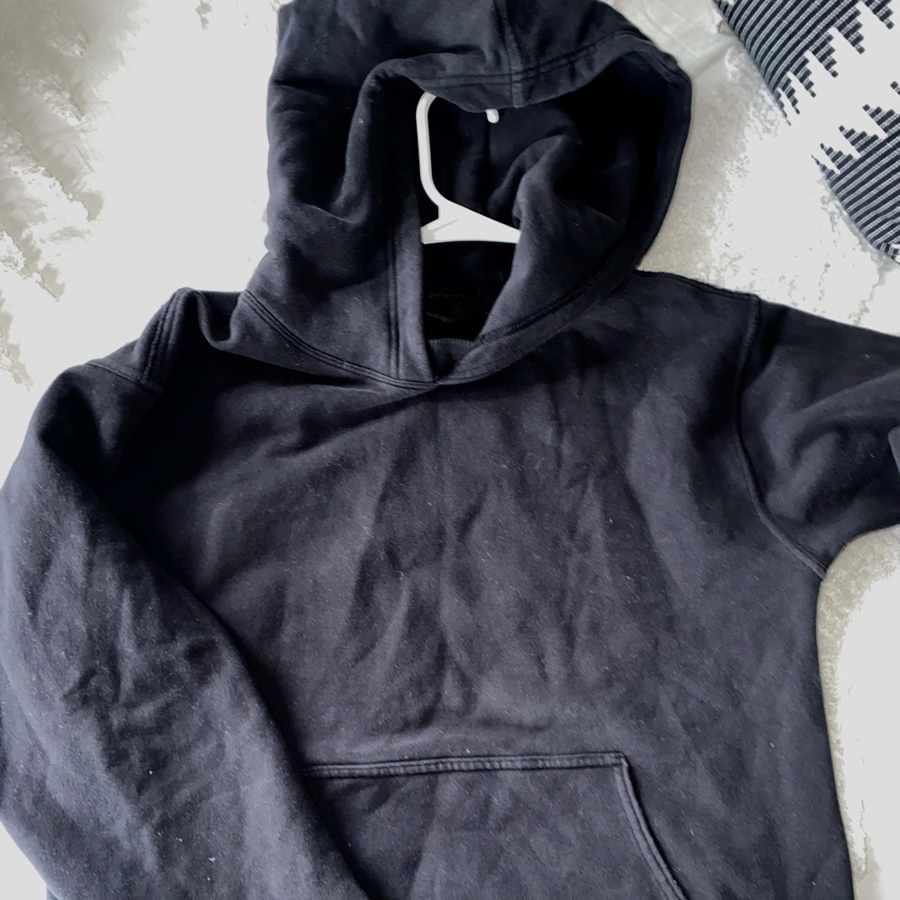 Lululemon sweatshirt. Worn once or twice.